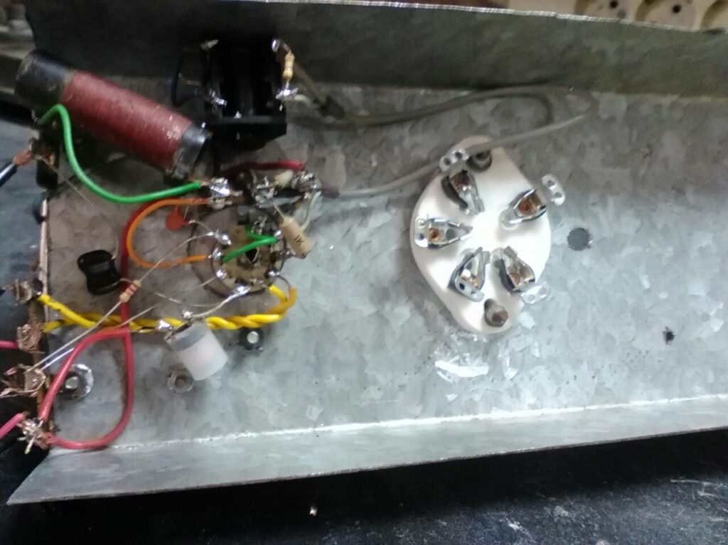 Interior transmisor PCL805