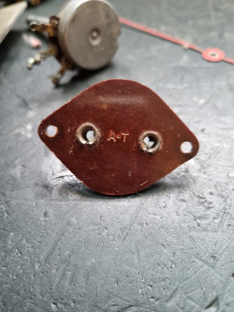 Conector de antena sin pintura